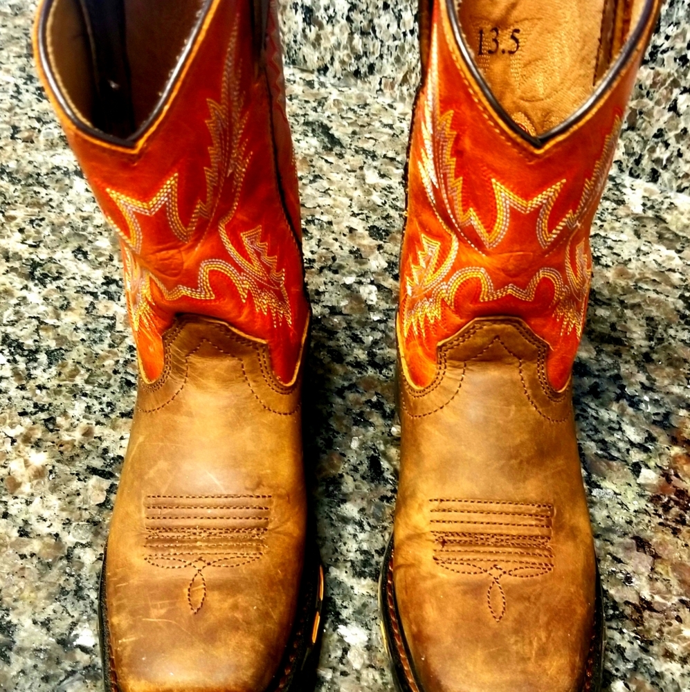 CLOSING CLOSET Ariat Boys Boots